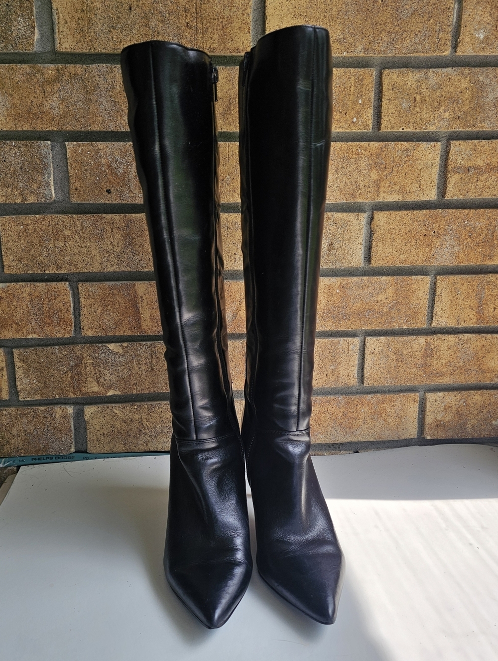 Nine West Black Leather Knee-High Pointed-Toe Heeled Stiletto Boots - Size 8